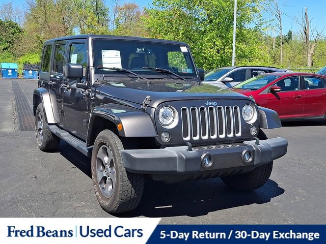 Used 2017 Jeep Wrangler Unlimited Sahara w/ Connectivity Group AWD/4WD image 2