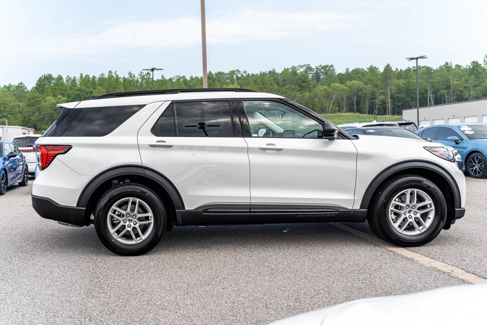 Certified 2026 Ford Explorer Active w/ Active Comfort Package RWD image 8