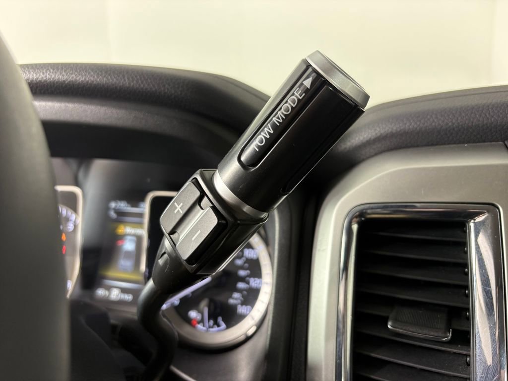Used 2017 Nissan Titan SV image 22