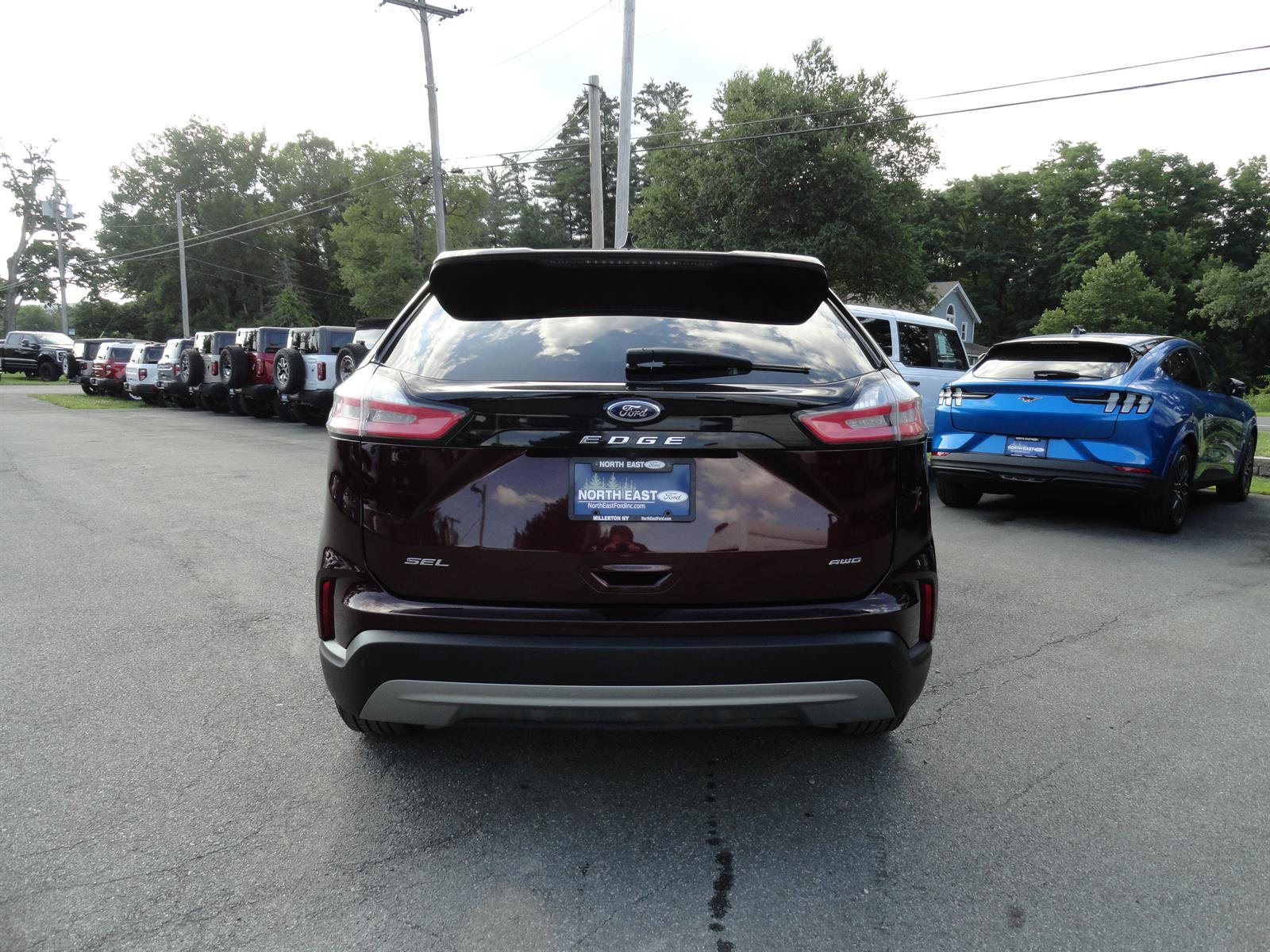 Certified 2022 Ford Edge SEL w/ Convenience Package AWD/4WD image 6