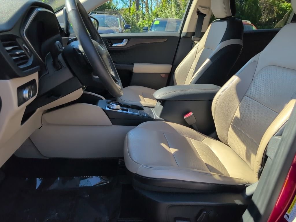 Certified 2020 Ford Escape Titanium image 8