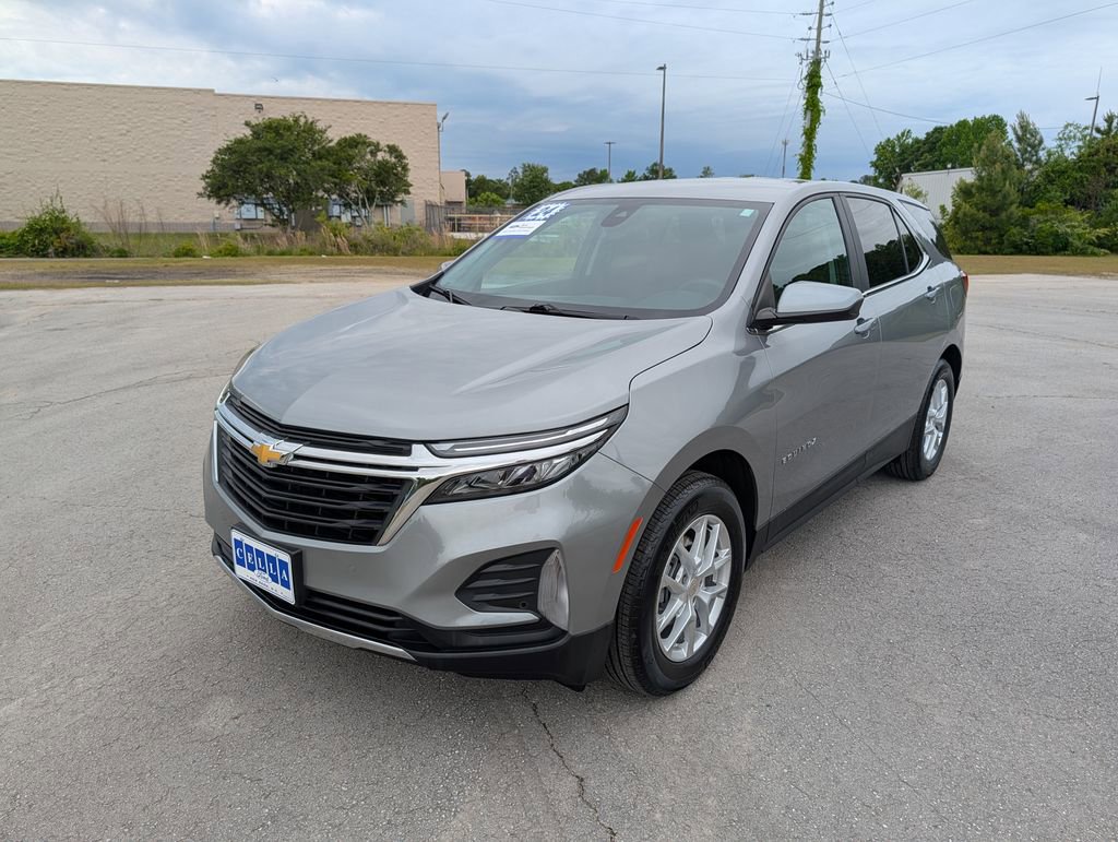 Used 2024 Chevrolet Equinox LT w/ LPO, Floor Liner Package FWD image 5