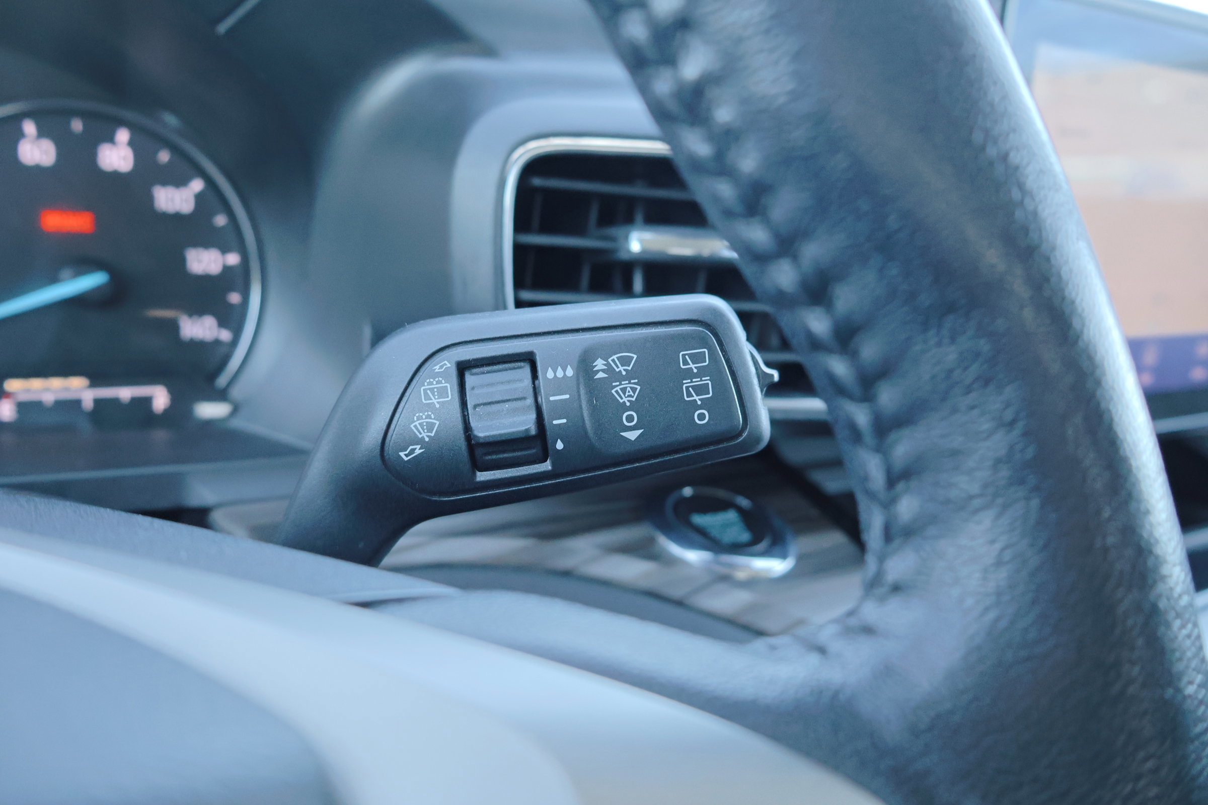 Certified 2022 Ford Explorer Limited w/ Equipment Group 301A image 21