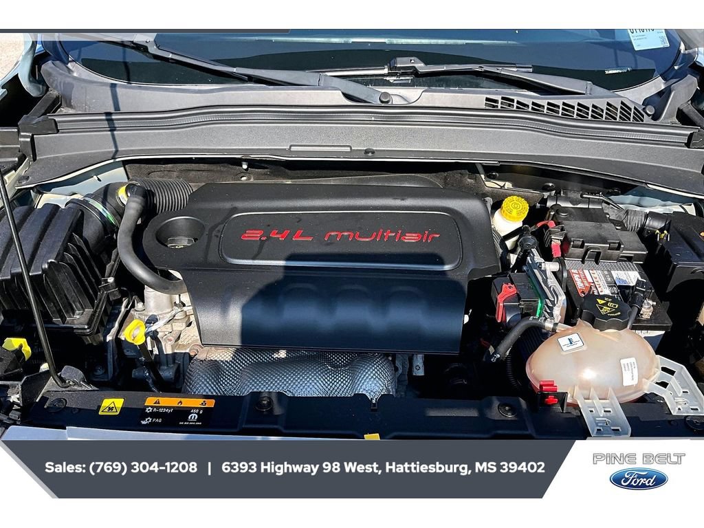 Used 2017 Jeep Renegade Limited AWD/4WD image 8