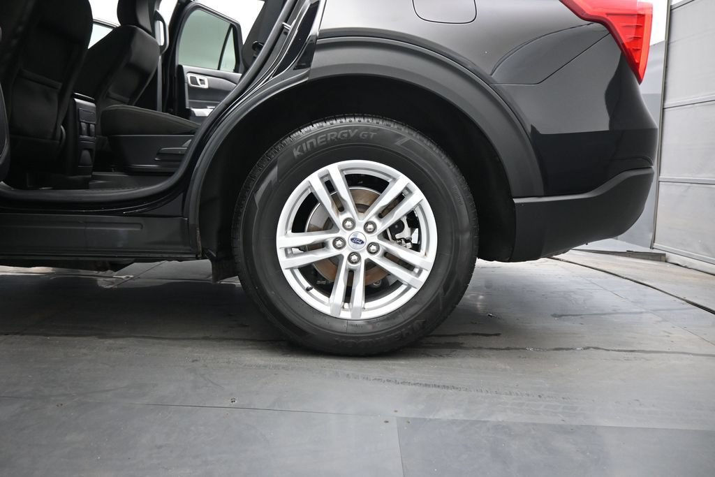 Certified 2023 Ford Explorer XLT RWD image 21