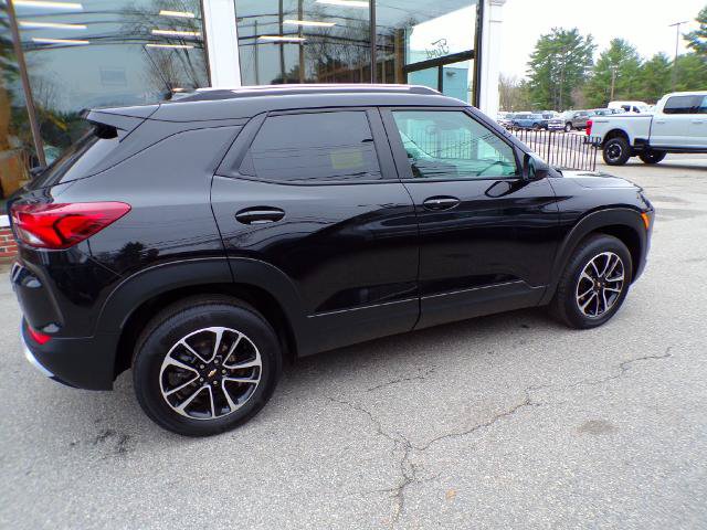 Used 2024 Chevrolet TrailBlazer LT w/ Convenience Package AWD/4WD image 9