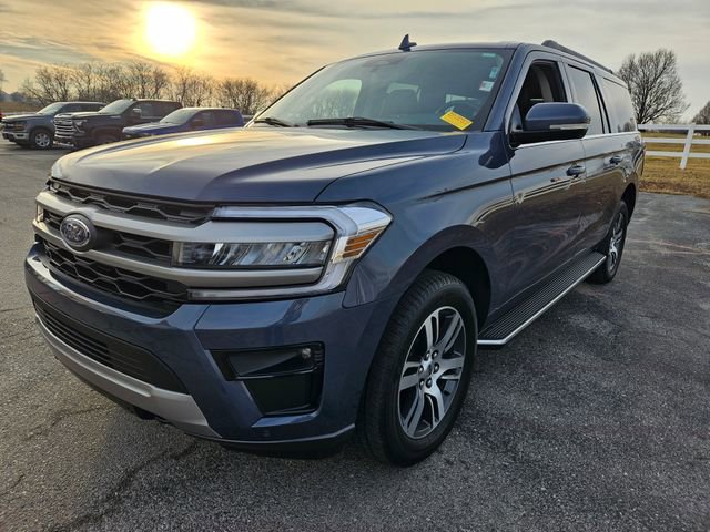 Certified 2023 Ford Expedition Max XLT image 3