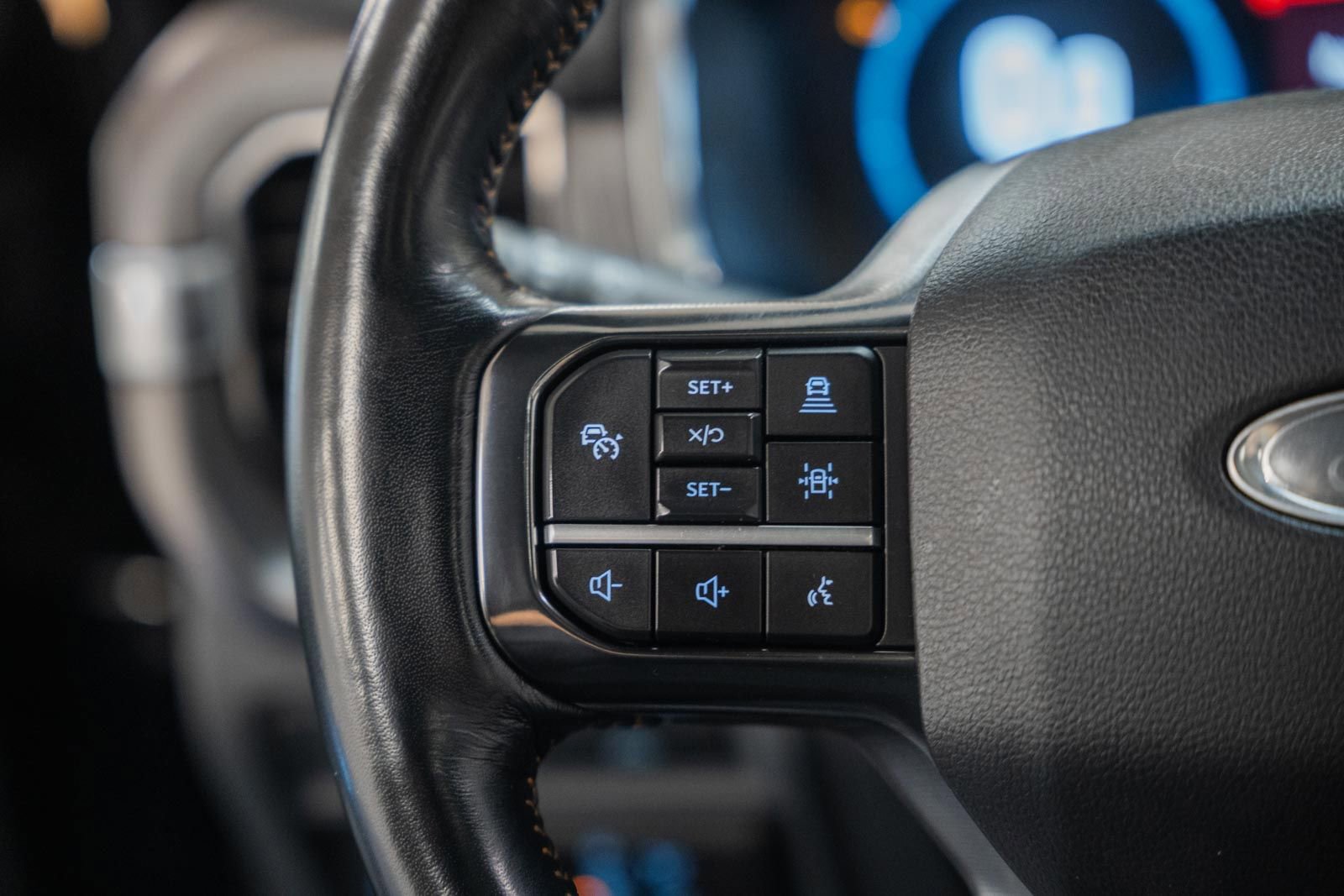 Certified 2023 Ford F150 Platinum image 38