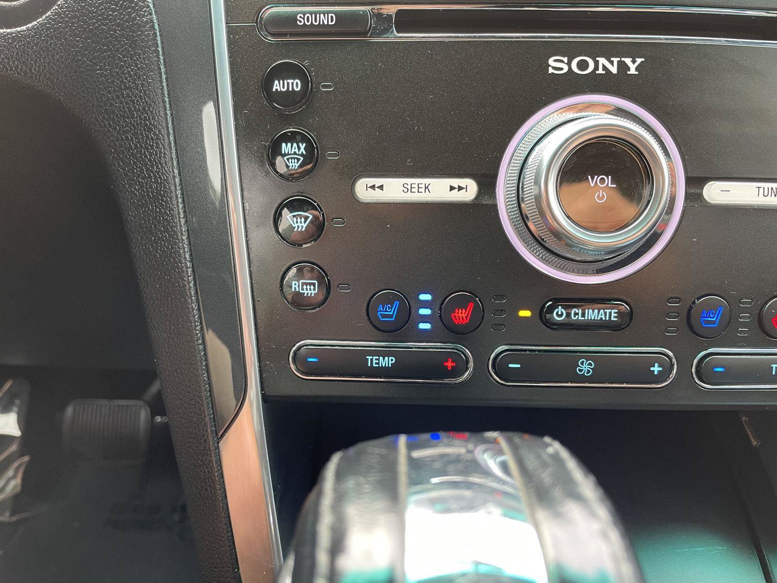Certified 2018 Ford Explorer Limited FWD image 30