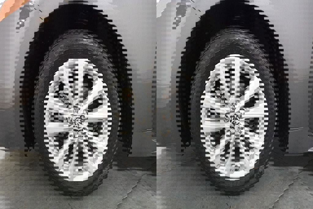 Used 2023 Toyota Corolla SE image 32