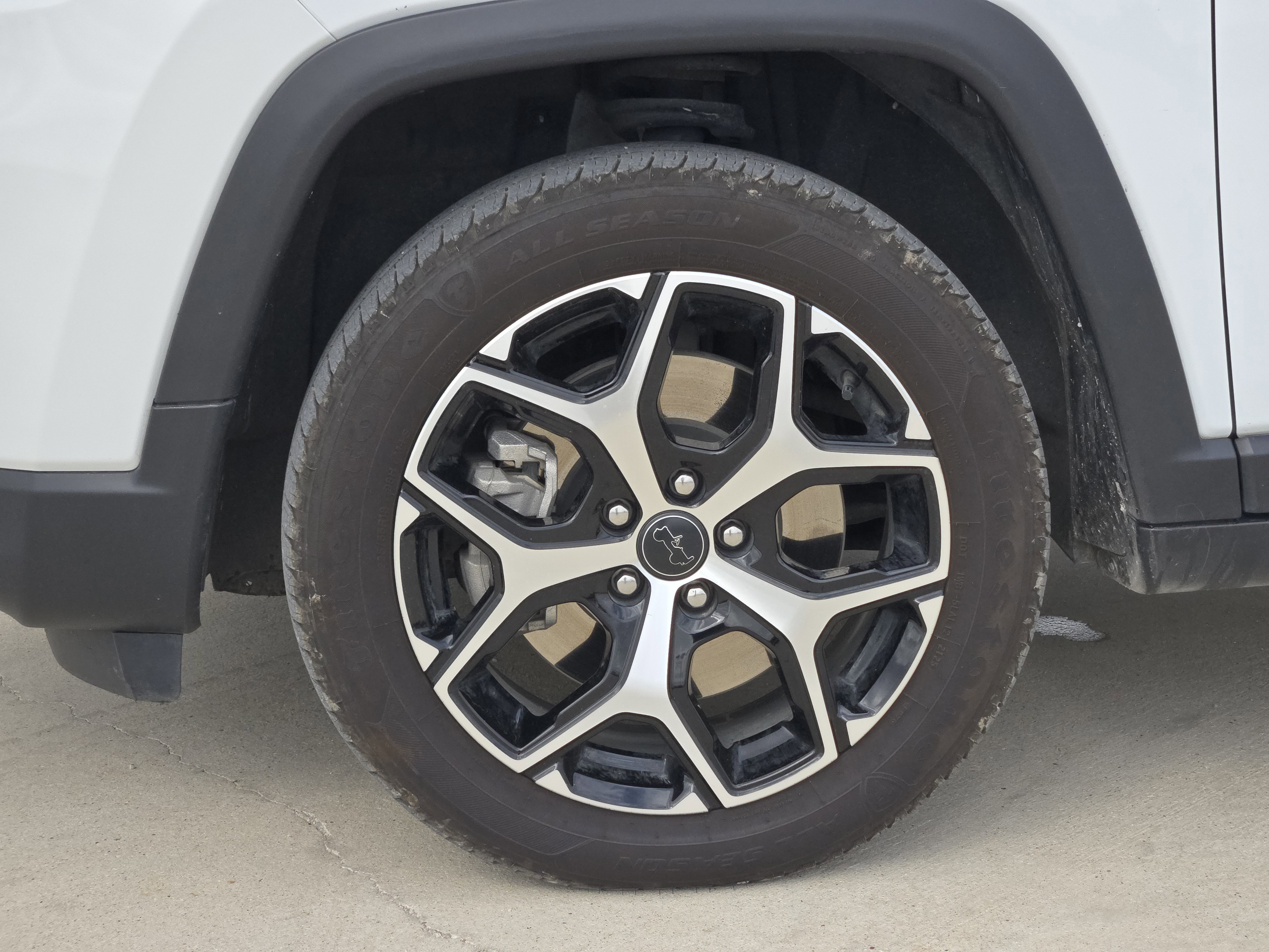 Used 2025 Jeep Compass Limited AWD/4WD image 13