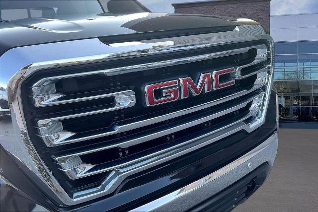 Used 2022 GMC Sierra 1500 SLT w/ SLT Premium Plus Package AWD/4WD image 34