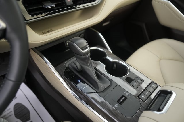 Used 2022 Toyota Highlander Platinum image 28