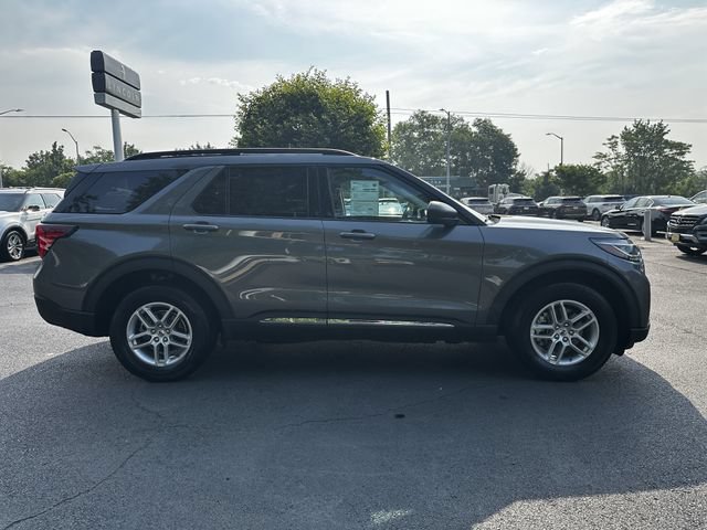 Certified 2025 Ford Explorer Active AWD/4WD image 4