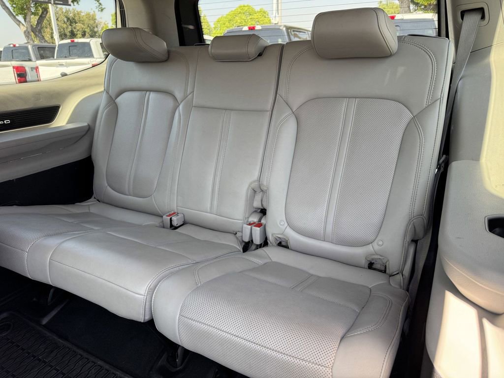 Used 2024 Jeep Wagoneer Series III AWD/4WD image 10