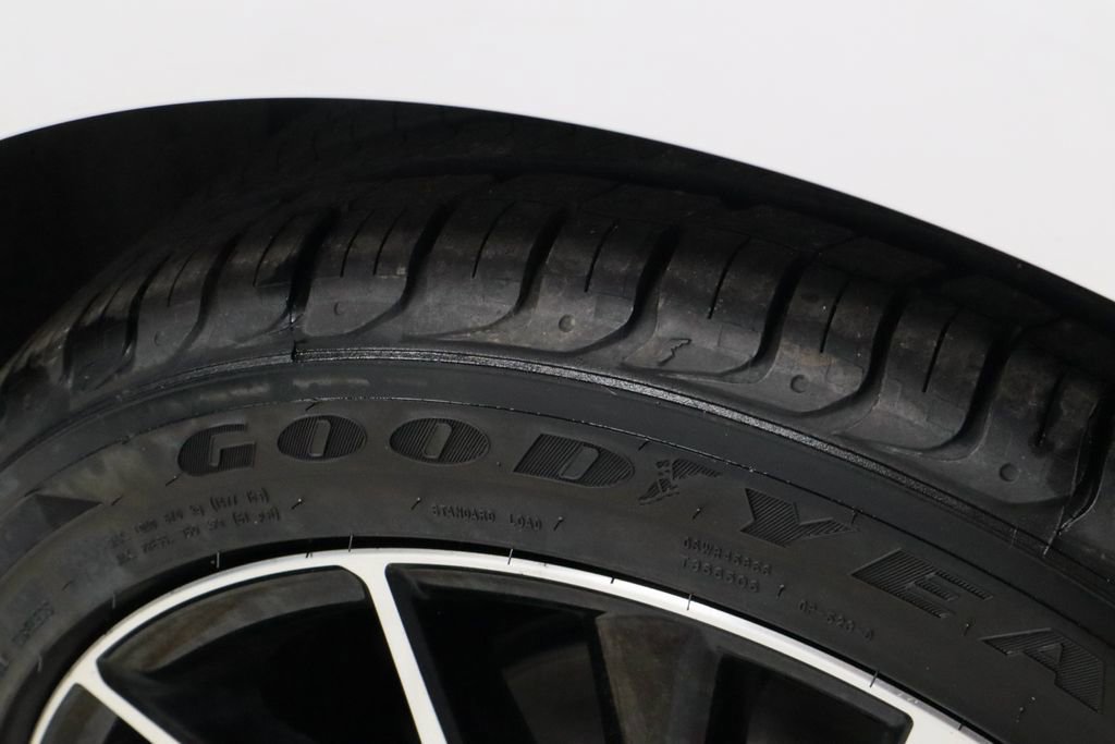 Used 2024 Toyota Camry SE FWD image 19