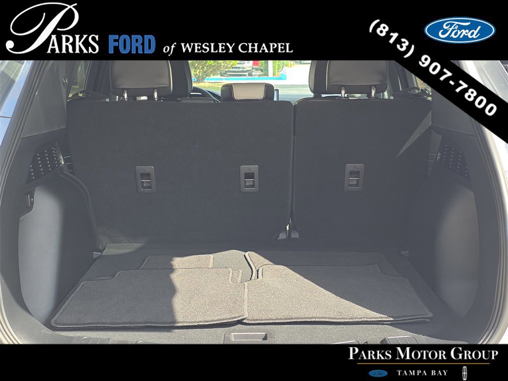 Certified 2023 Ford Escape Platinum w/ Class II Trailer Tow Package image 9
