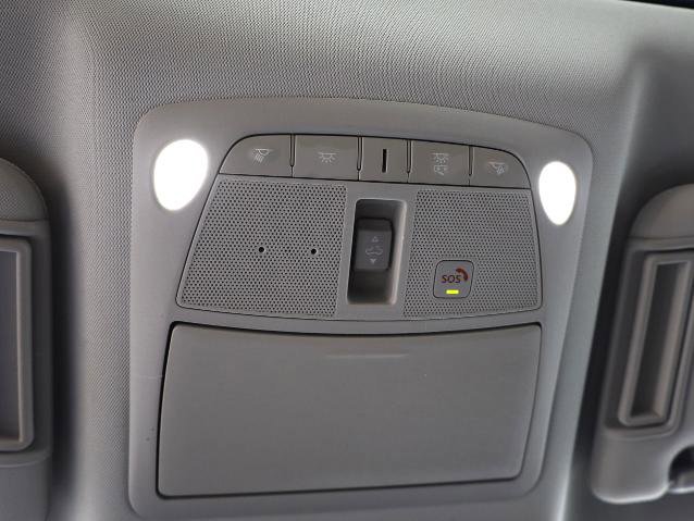 Used 2022 Nissan Armada SL w/ Captain's Chairs Package image 16