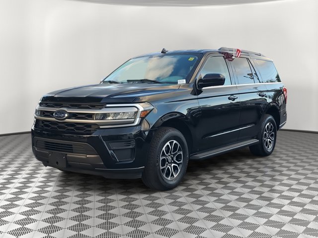 Certified 2024 Ford Expedition XLT image 3