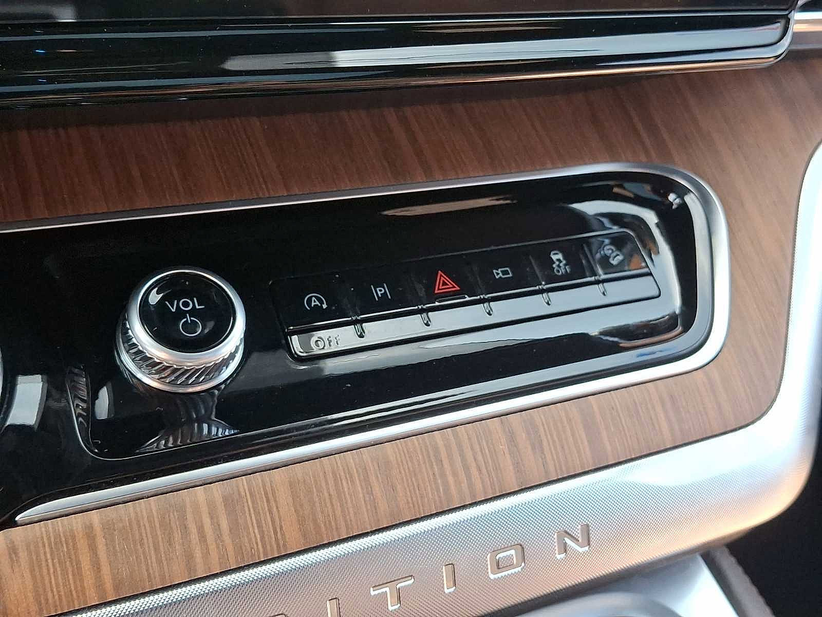Certified 2025 Ford Expedition Max King Ranch AWD/4WD image 32