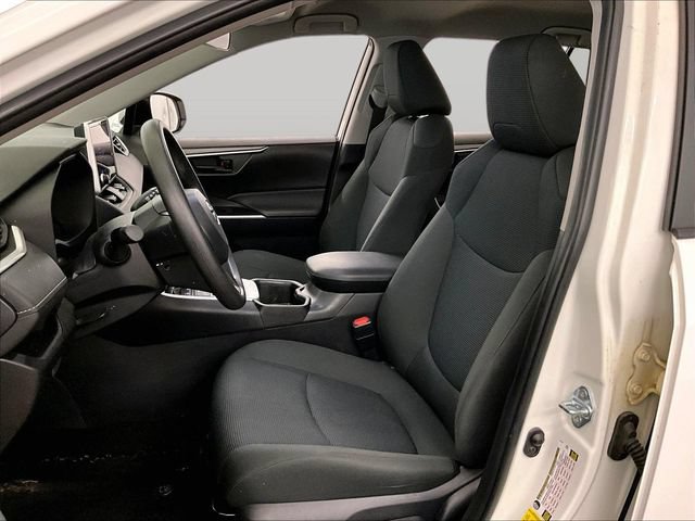 Used 2025 Toyota RAV4 LE AWD/4WD image 24