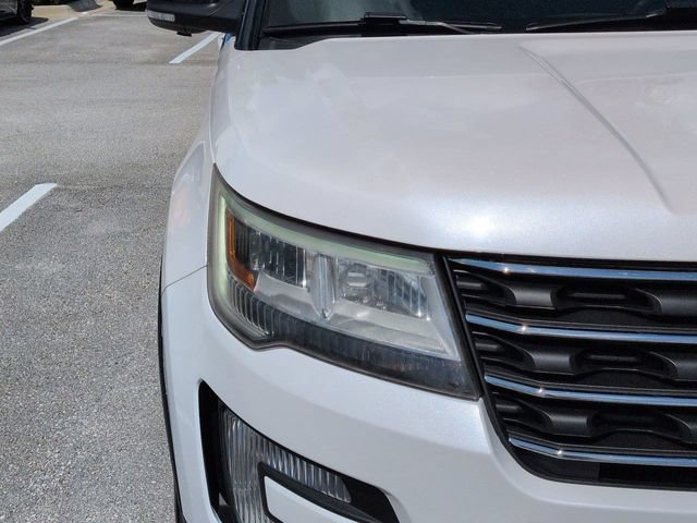 Certified 2017 Ford Explorer XLT w/ Equipment Group 202A FWD image 10