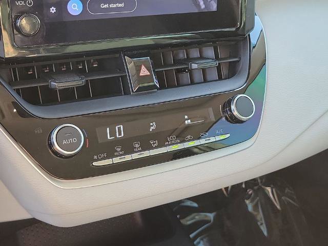 Used 2025 Toyota Corolla LE image 29