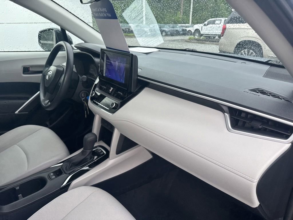 Used 2025 Toyota Corolla Cross L FWD image 32