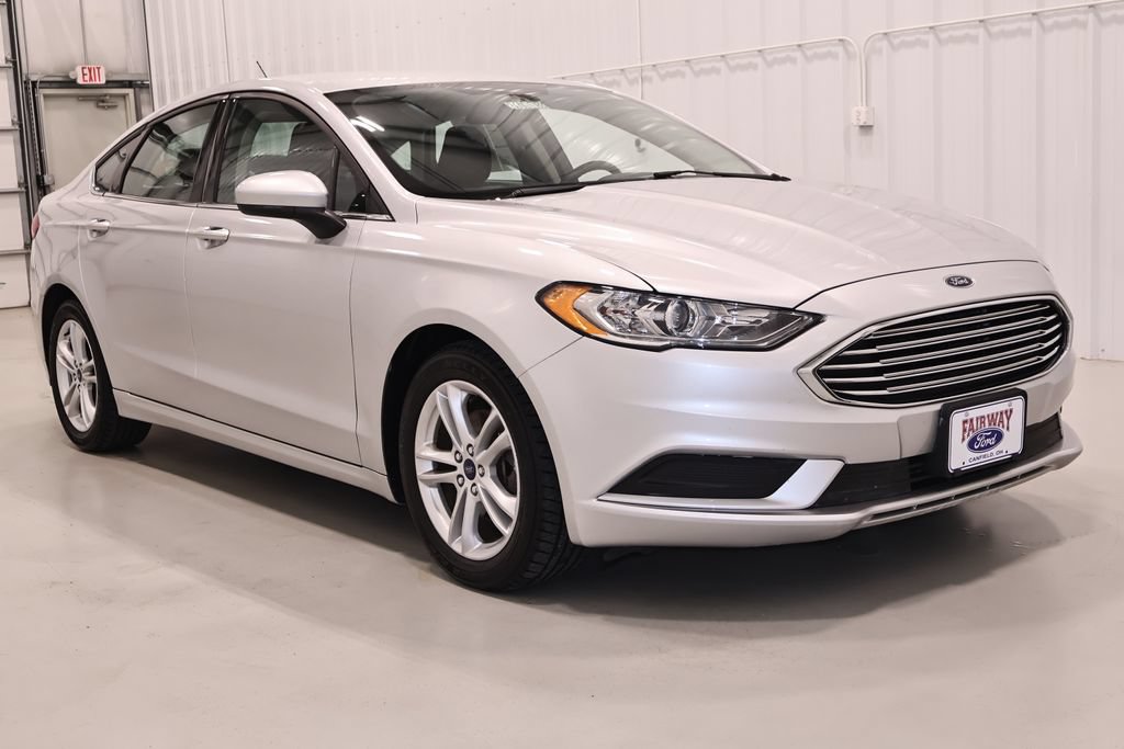 Certified 2018 Ford Fusion SE FWD image 4