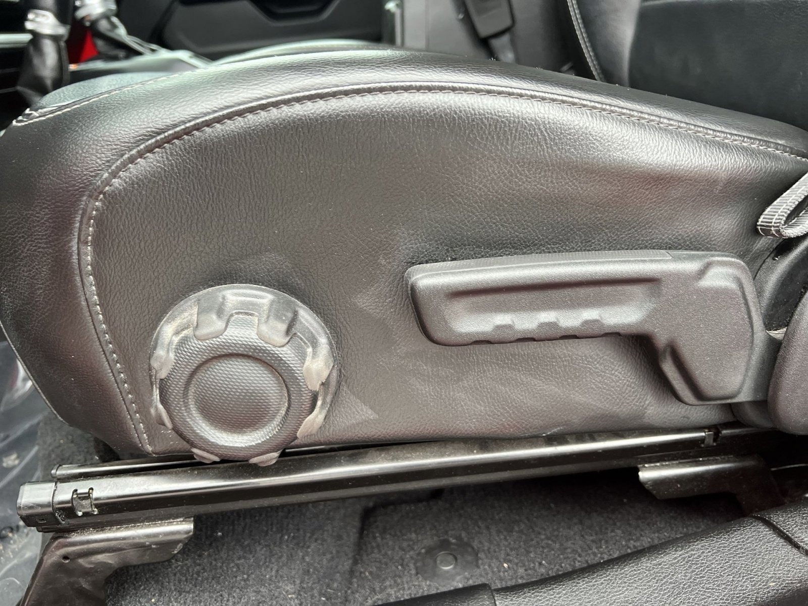 Used 2018 Jeep Wrangler Unlimited Sahara image 14