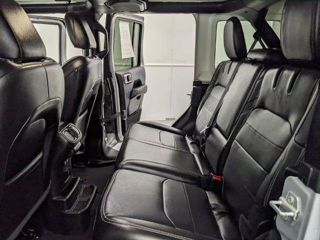 Used 2023 Jeep Wrangler Unlimited Sahara AWD/4WD image 16