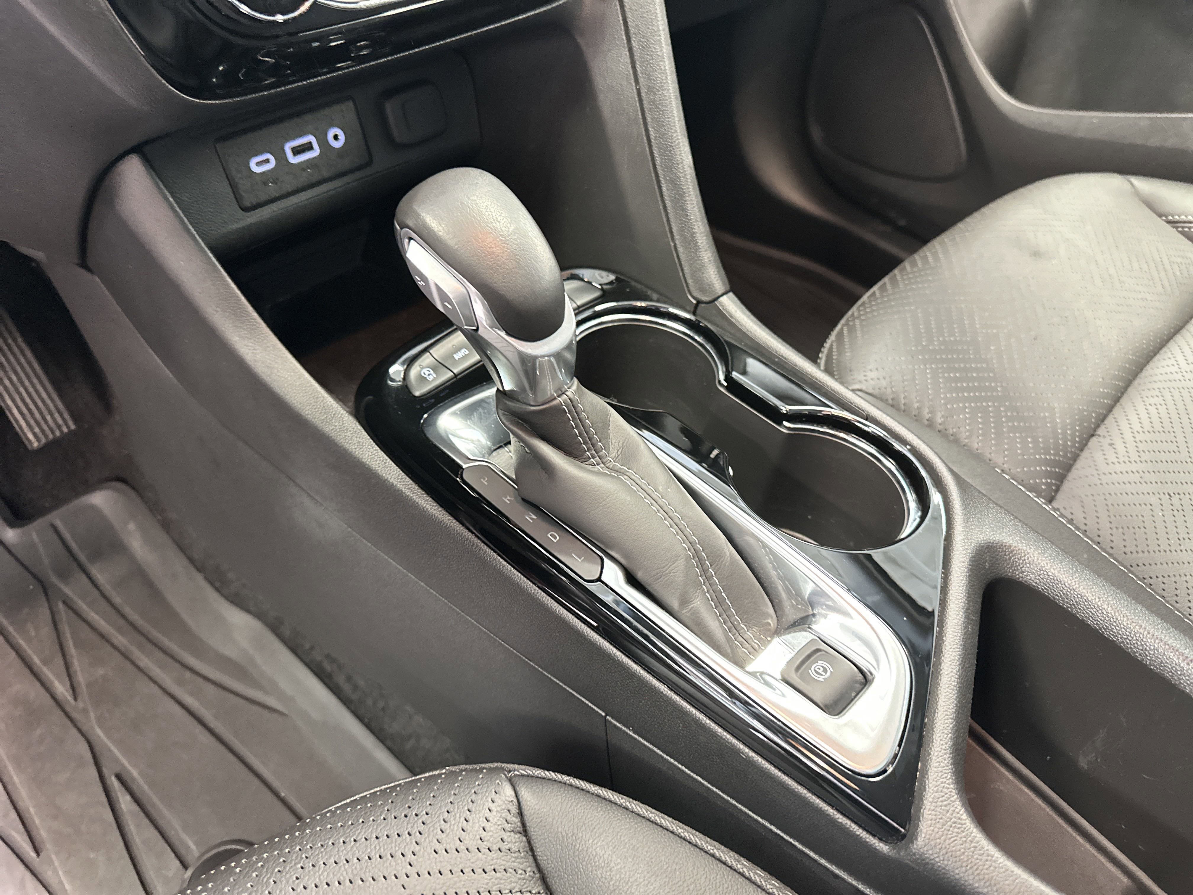 Used 2023 Buick Encore GX Essence w/ Experience Buick Package image 30