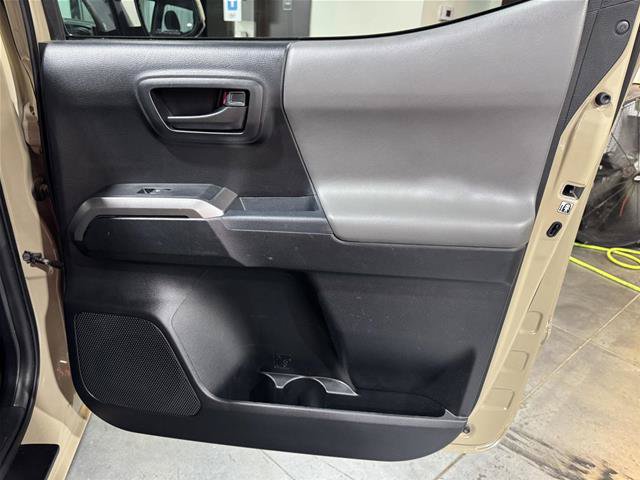 Used 2018 Toyota Tacoma SR5 RWD image 25