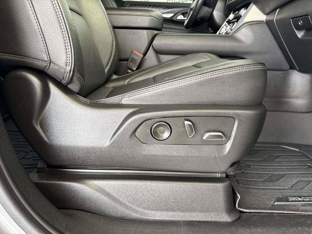 Used 2023 GMC Yukon Denali w/ Denali Reserve Package RWD image 17