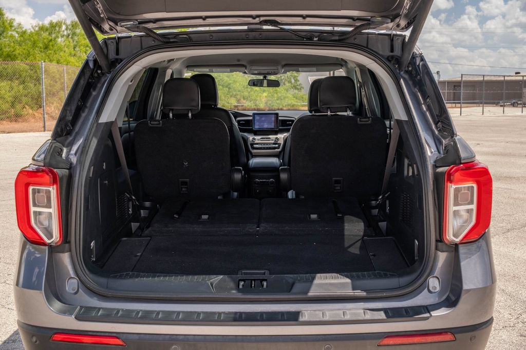 Certified 2023 Ford Explorer XLT w/ Equipment Group 202A RWD image 26