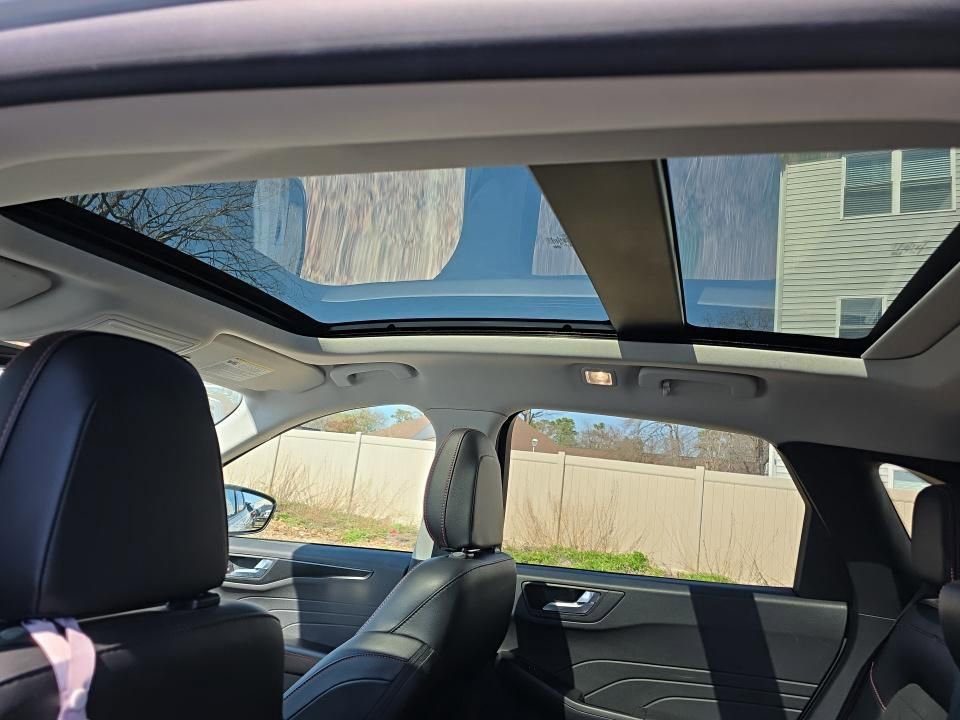 Certified 2022 Ford Escape SEL w/ SEL Stealth AWD Package image 13