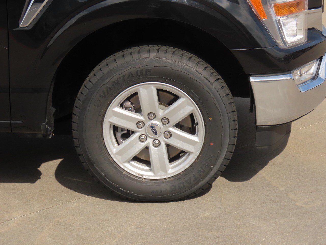 Certified 2022 Ford F150 XLT RWD image 7
