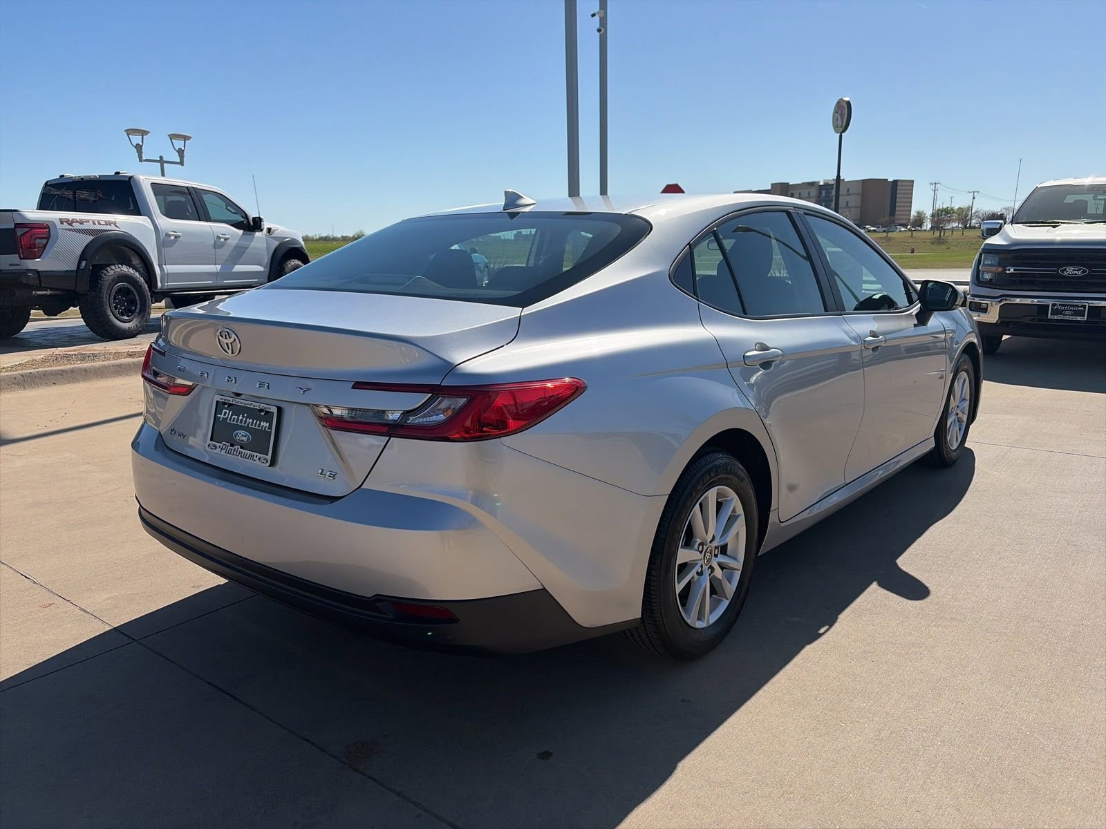 Used 2025 Toyota Camry LE image 6