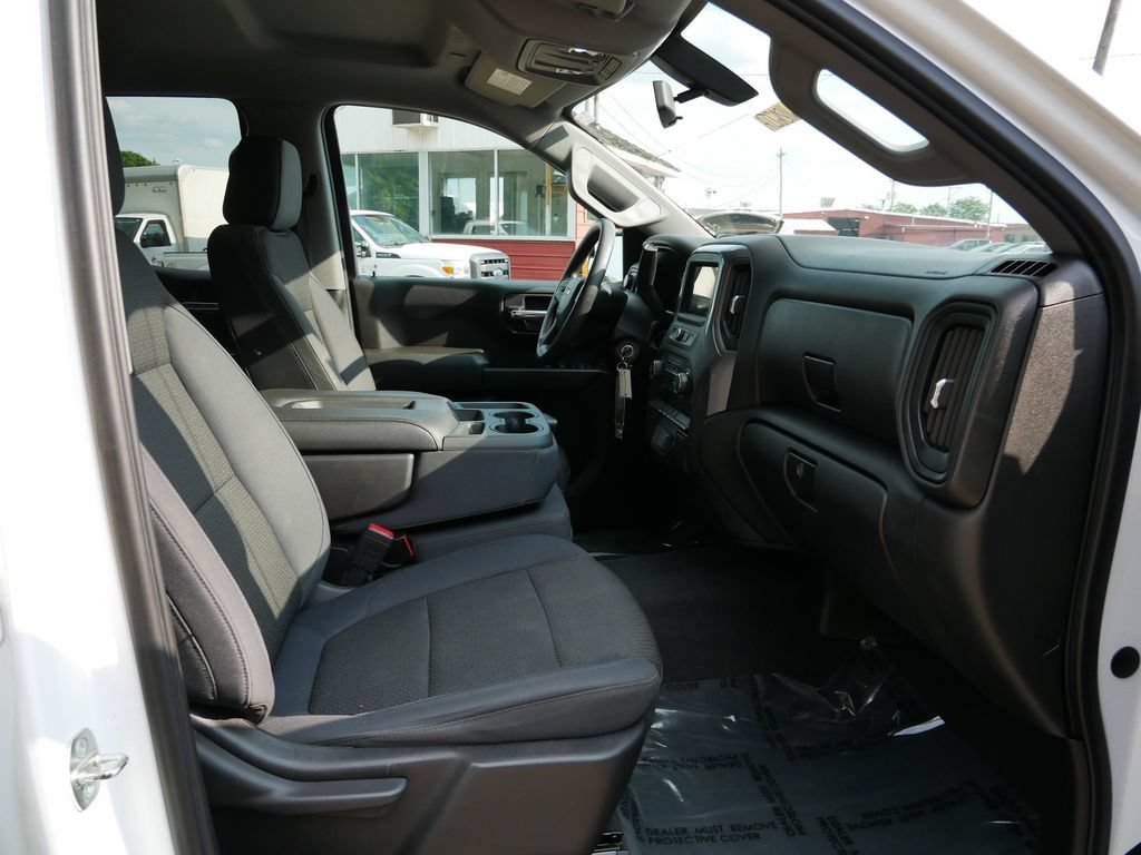 Used 2019 Chevrolet Silverado 1500 Custom w/ Custom Value Package AWD/4WD image 8
