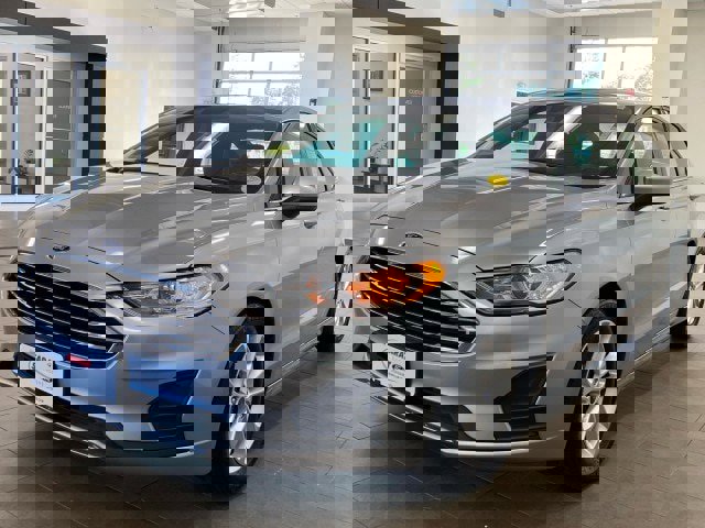 Certified 2020 Ford Fusion SE image 4