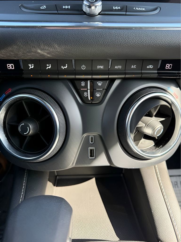 Used 2023 Chevrolet Blazer LT AWD/4WD image 27
