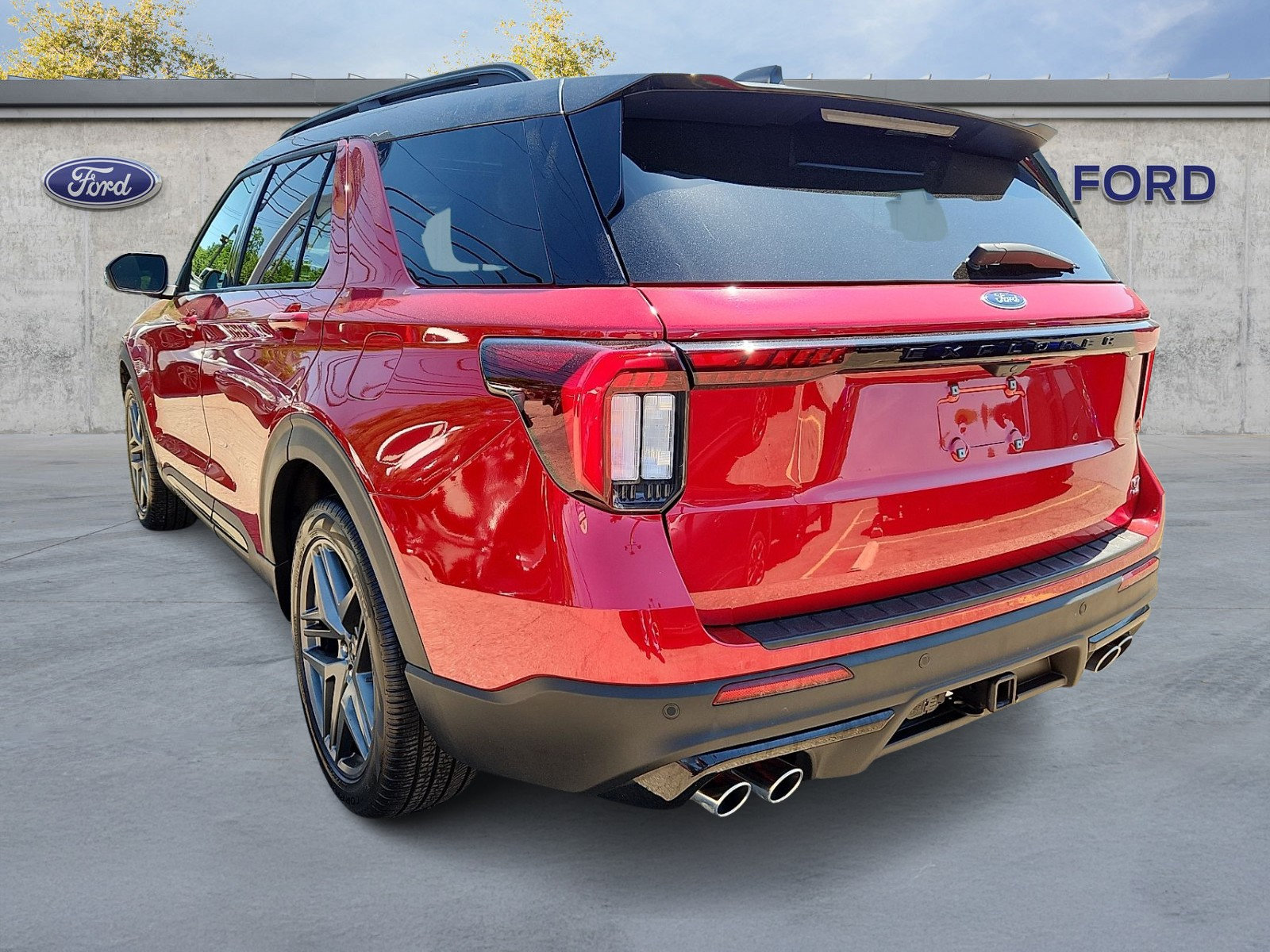 Certified 2025 Ford Explorer ST w/ Sun And Sound Package AWD/4WD image 4