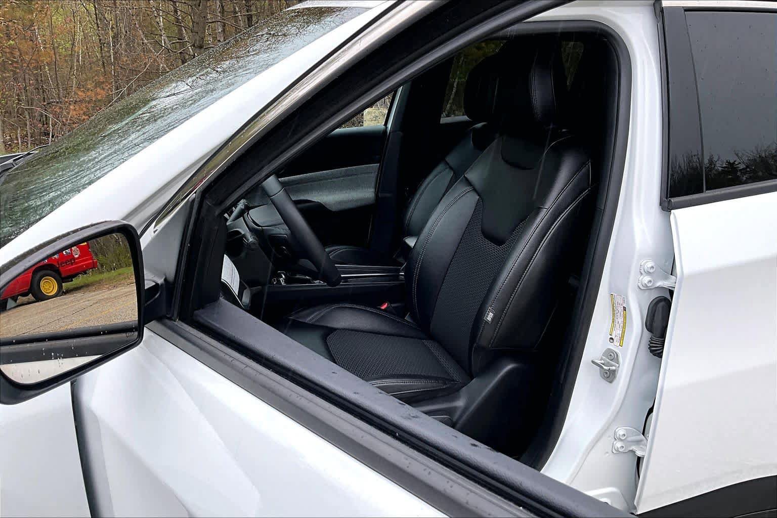 Used 2024 Jeep Compass Latitude AWD/4WD image 9