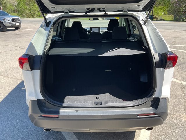 Used 2023 Toyota RAV4 XLE AWD/4WD image 32