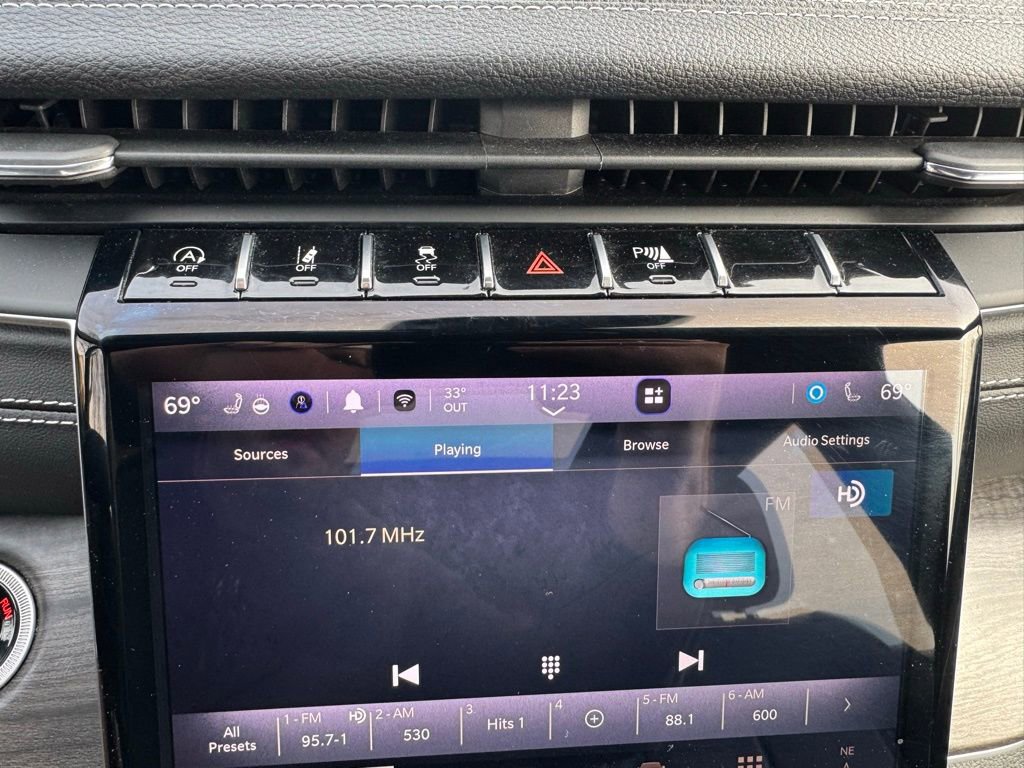 Used 2024 Jeep Grand Cherokee L Limited w/ Luxury Tech Group II image 9