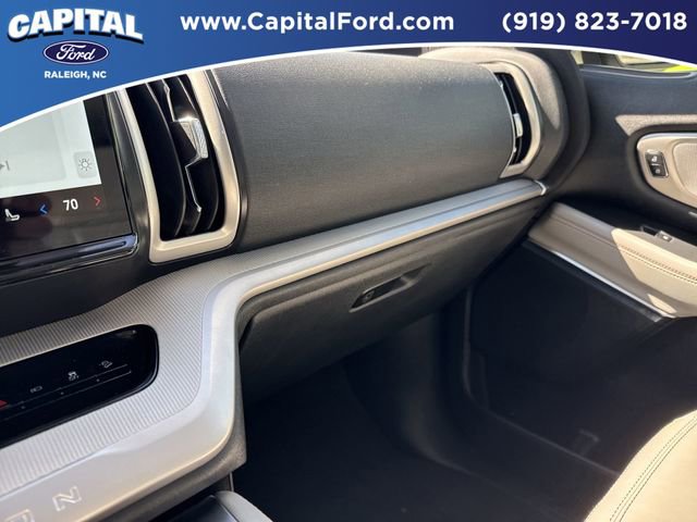 Certified 2025 Ford Expedition Active image 31