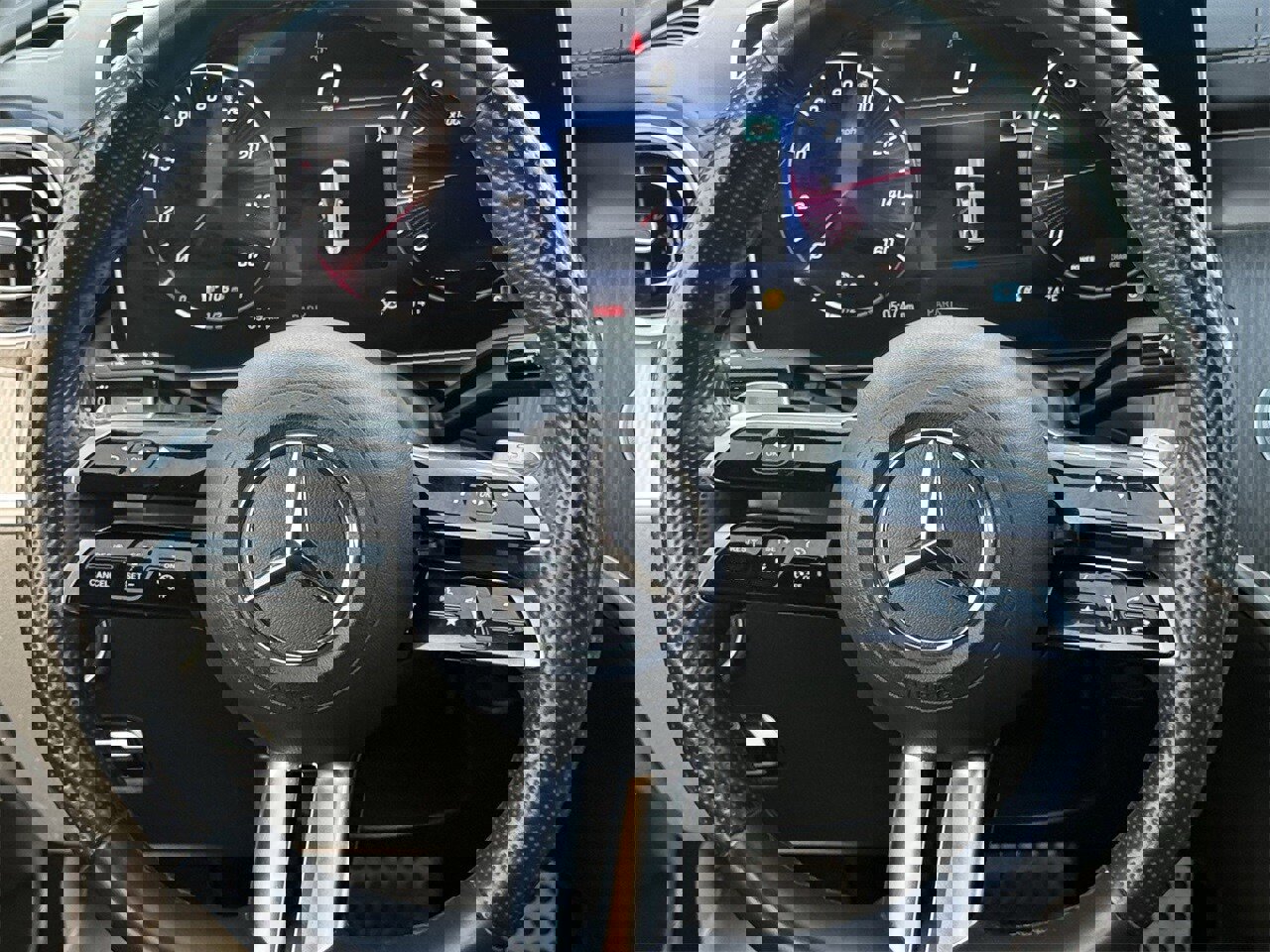 Used 2023 Mercedes-Benz C 300 Sedan image 12