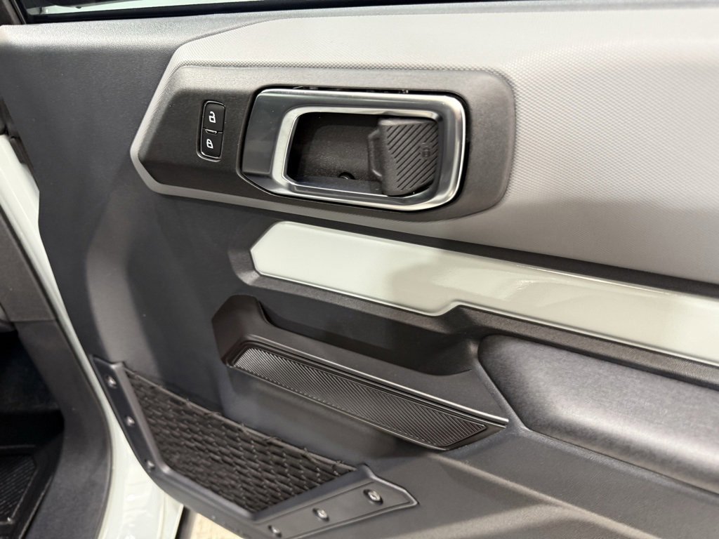Certified 2024 Ford Bronco Black Diamond image 17