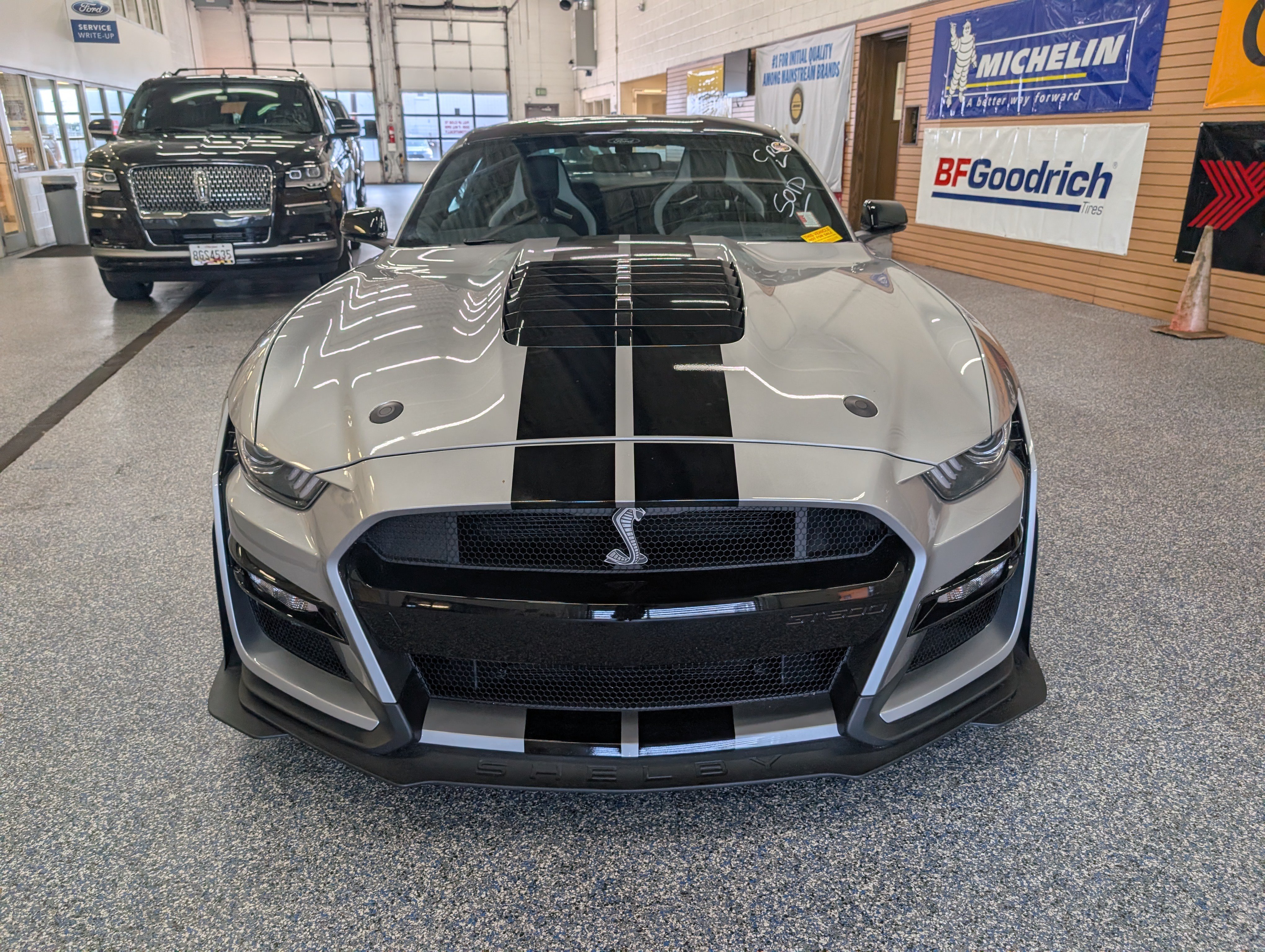 Certified 2021 Ford Mustang Shelby GT500 w/ Carbon Fiber Track Pack RWD image 10