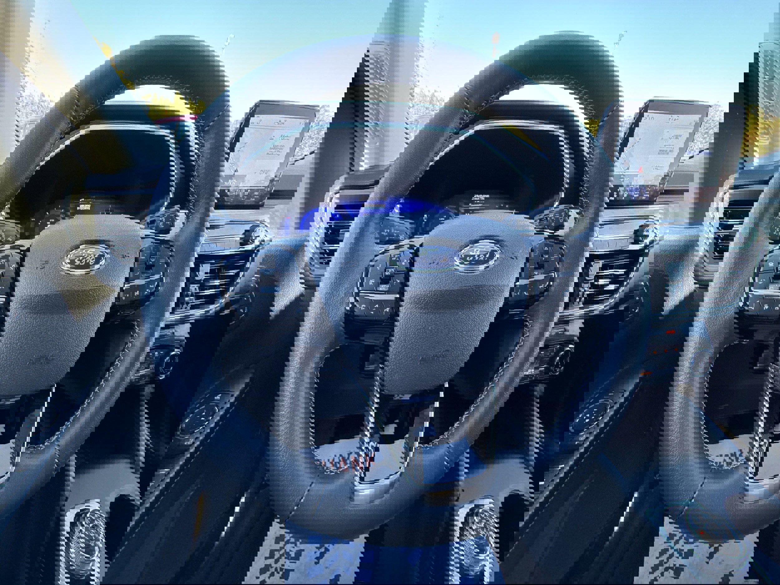 Certified 2022 Ford Escape Titanium w/ Titanium Elite Package image 15